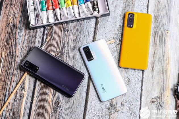 双11哪款手机续航好？推荐5000mAh大电池的iQOO Z5x,poYBAGF6A6mAHfyPAAEts8H6XlY97.jpeg,第2张