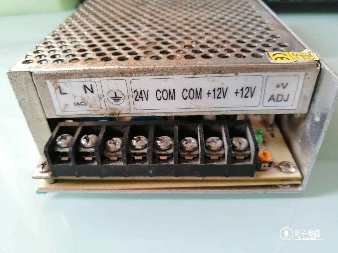 拆了个开关电源看电源结构设计,bf4180e0-0e87-11ed-ba43-dac502259ad0.png,第2张