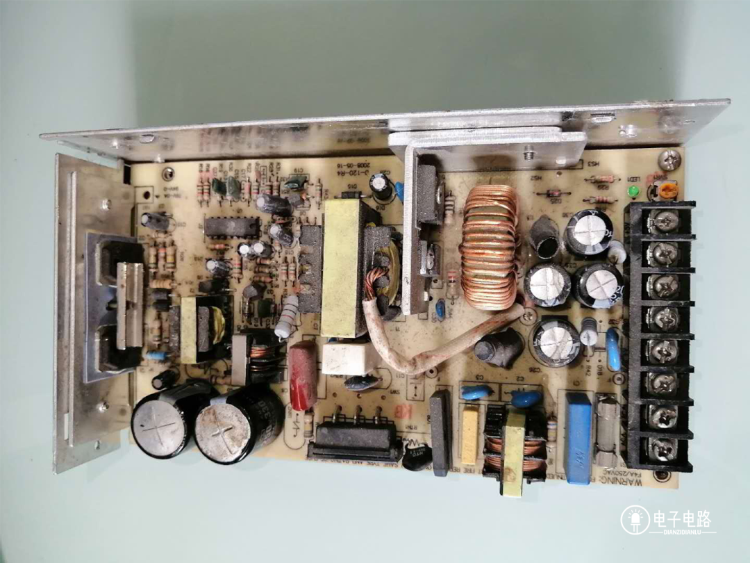 拆了个开关电源看电源结构设计,c01b8eac-0e87-11ed-ba43-dac502259ad0.png,第5张